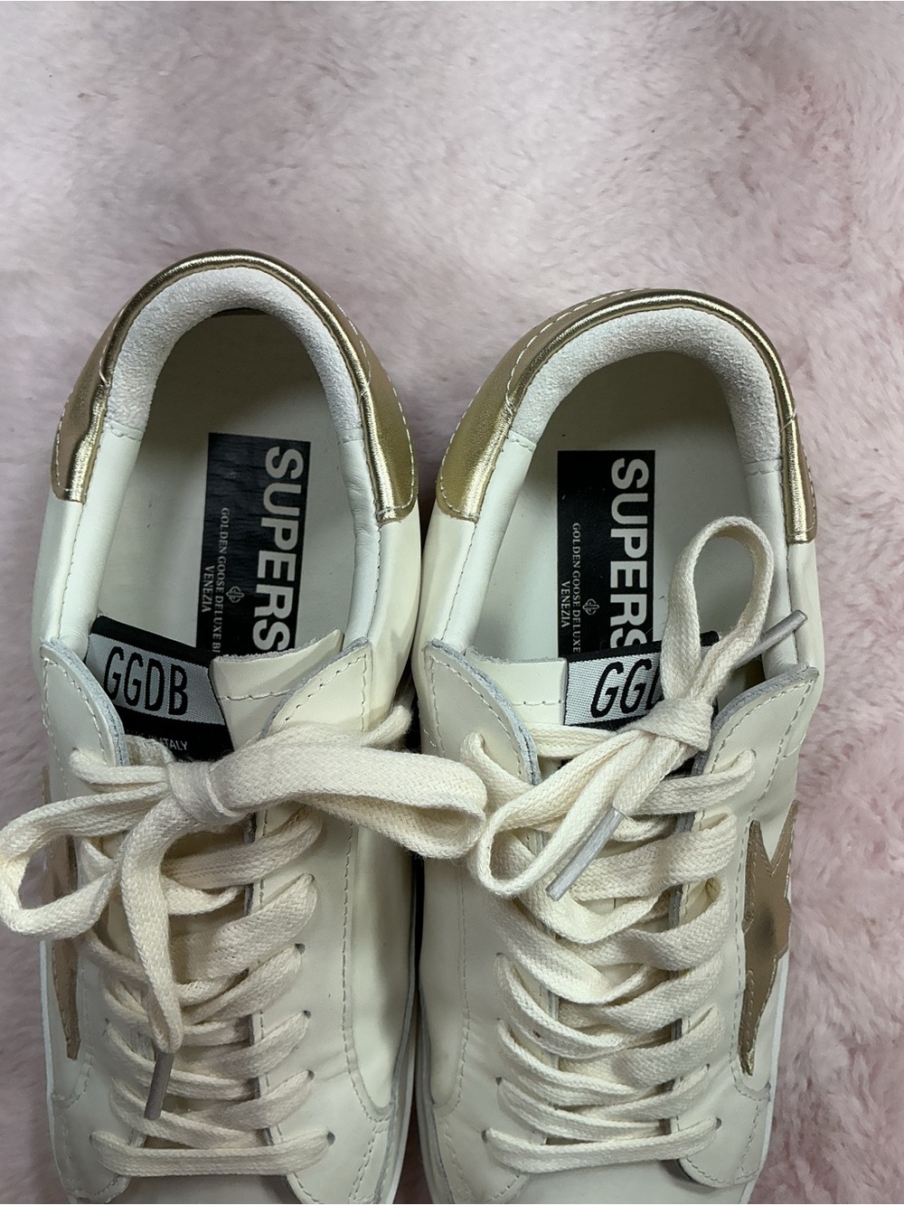 Golden Goose White Sneakers with Gold Star Accent 173 - Picture 2 of 5